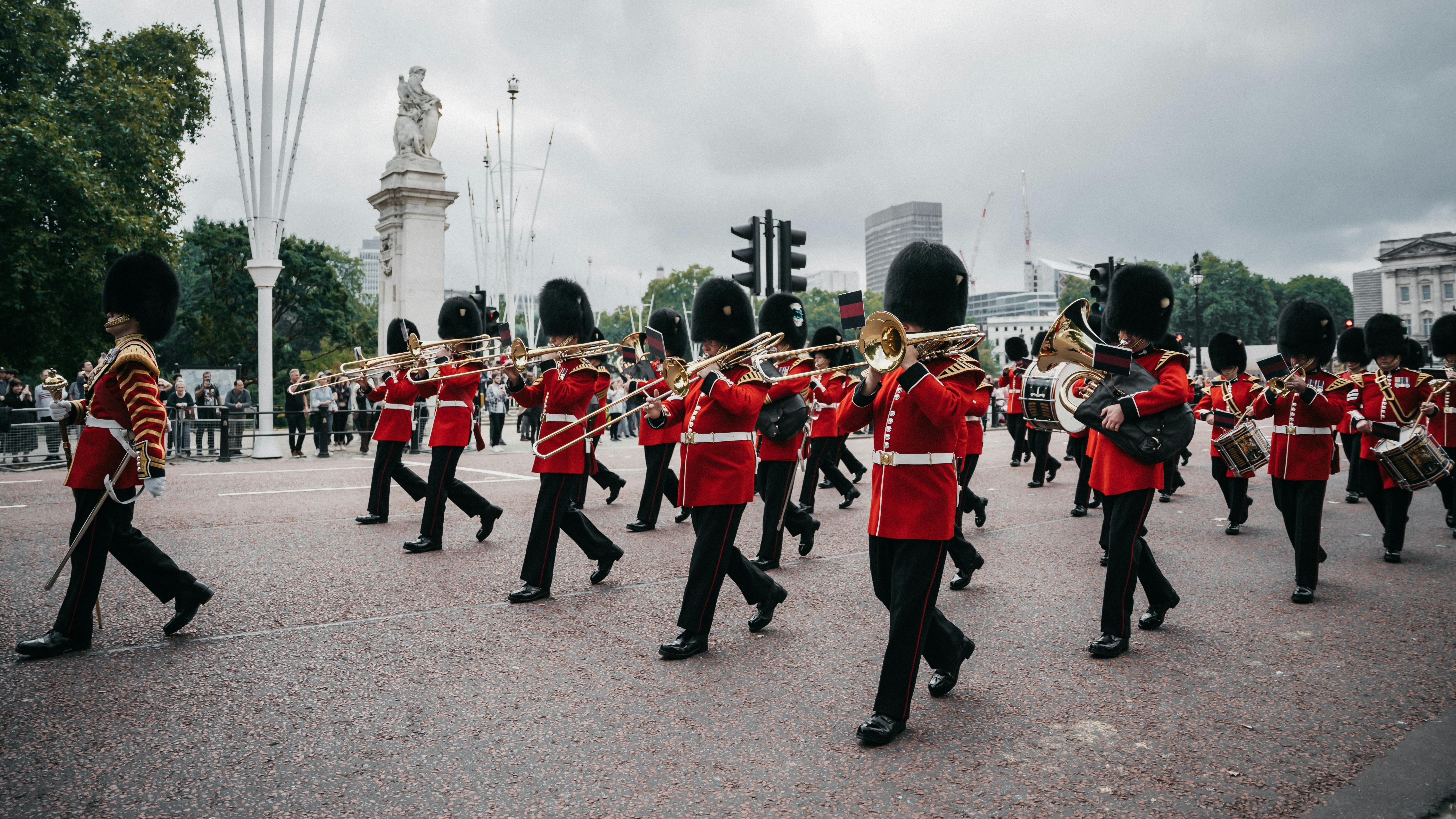 Changing of the Guard Private Tour - Royal ceremony experience